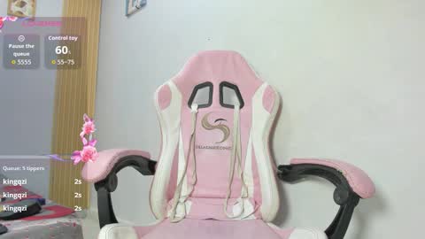 naomis_35 online show from 12, 3, 2026