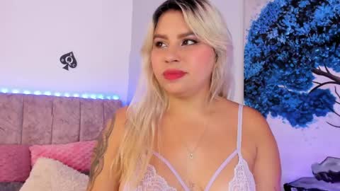 Laura  online show from 28, 4, 2026