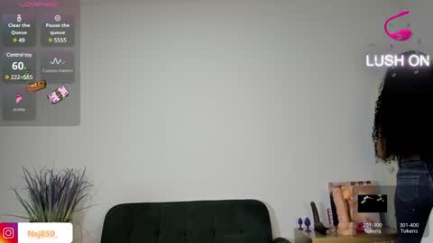 Naomi     online show from 30, 1, 2025