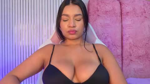 Snapshot of naomy_gomez_ chatting on 31, 5, 2026 Naomy online show from 31, 5, 2026