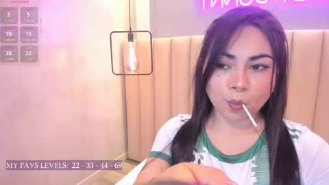 Naomy  online show from 19, 9, 2025