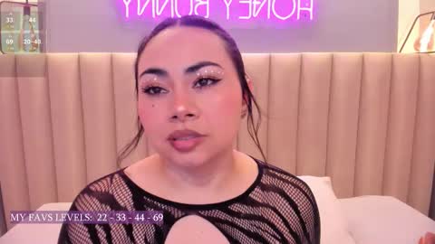 Naomy  online show from 17, 11, 2025