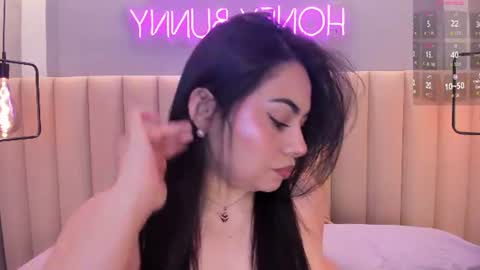 Naomy  online show from 27, 6, 2026