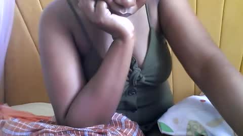 Sweet Ella online show from 3, 12, 2025