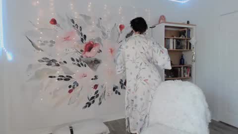 Natasha Luxxx online show from 3, 1, 2025