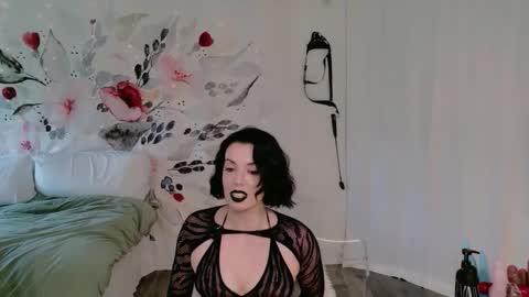 Natasha Luxxx online show from 4, 5, 2026