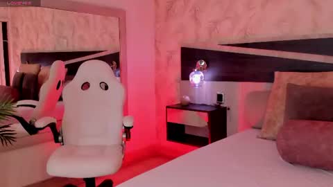 Snapshot of natalia_cruzz chatting on 4, 8, 2026 Nata online show from 4, 8, 2026