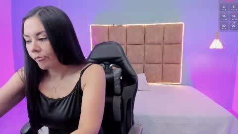 natalia_saenzz_ online show from 24, 6, 2026