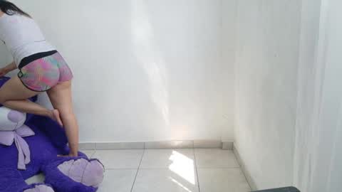 nataliavela online show from 13, 5, 2026