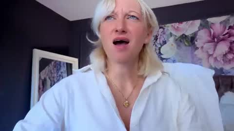 Snapshot of natalie_bitton chatting on 30, 7, 2026 Natalie online show from 30, 7, 2026