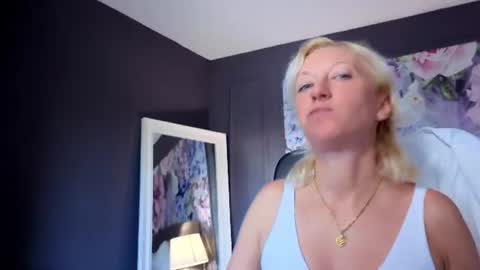 Snapshot of natalie_bitton chatting on 31, 7, 2026 Natalie online show from 31, 7, 2026