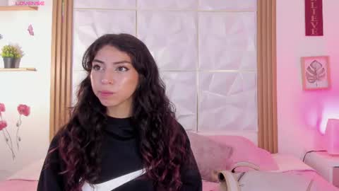 Snapshot of natalie_jaensen chatting on 17, 7, 2026 online show from 17, 7, 2026