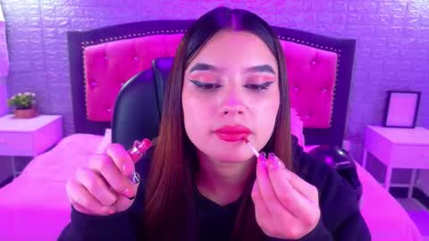 natalie  online show from 23, 12, 2025