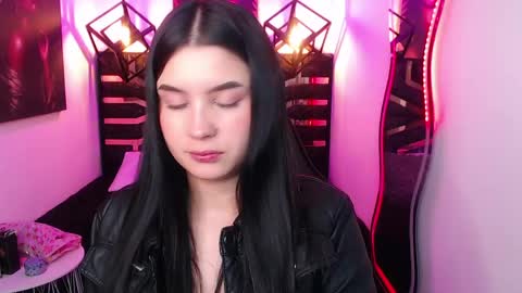 natalie  online show from 28, 4, 2026