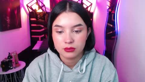 natalie  online show from 30, 4, 2026