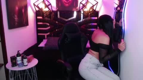 natalie  online show from 5, 5, 2026
