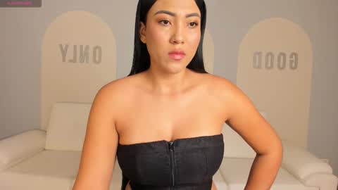 Natalie Lewis online show from 20, 12, 2025