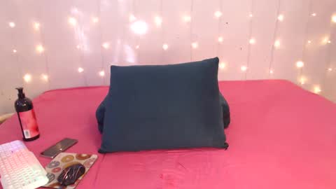 Snapshot of natalilanude chatting on 22, 1, 2025 Ntl Age online show from 22, 1, 2025