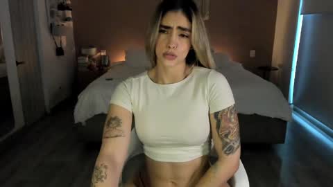 anatalybee online show from 2, 5, 2026