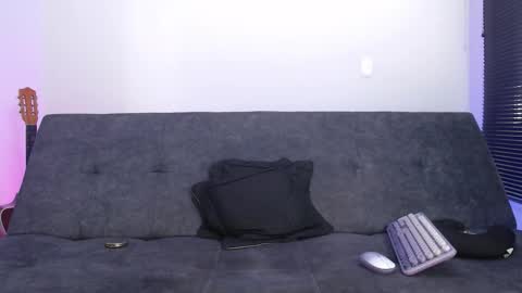   online show from 25, 11, 2025