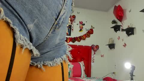 Snapshot of natasha_jurado chatting on 5, 2, 2025 N A T A S H A  online show from 5, 2, 2025