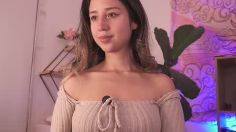Natasha Independent model online show from 8, 5, 2026