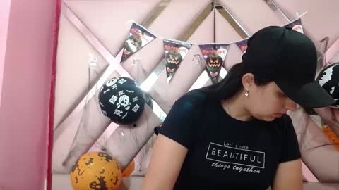 nathaly low online show from 21, 10, 2025