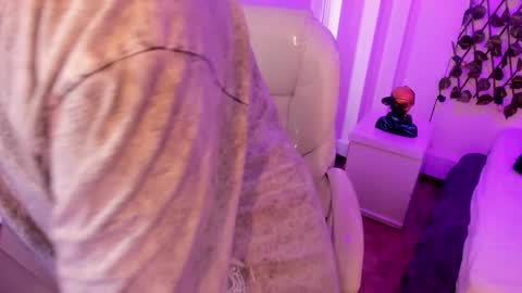 nathalyy_ds online show from 5, 2, 2026