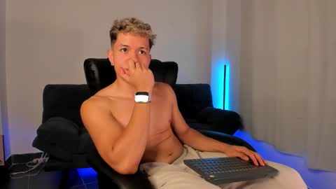 Snapshot of nathan_blake_ chatting on 23, 10, 2025 Nathan online show from 23, 10, 2025