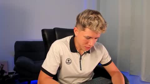 Snapshot of nathan_blake_ chatting on 27, 10, 2025 Nathan online show from 27, 10, 2025