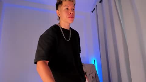 Snapshot of nathan_blake_ chatting on 14, 11, 2025 Nathan online show from 14, 11, 2025