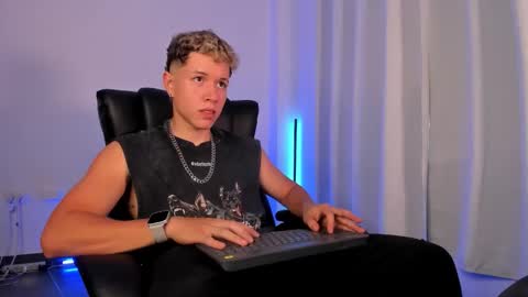 Snapshot of nathan_blake_ chatting on 25, 11, 2025 Nathan online show from 25, 11, 2025