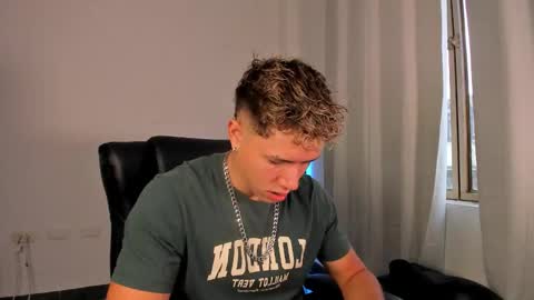 Snapshot of nathan_blake_ chatting on 28, 11, 2025 Nathan online show from 28, 11, 2025