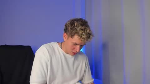 Snapshot of nathan_blake_ chatting on 17, 12, 2025 Nathan online show from 17, 12, 2025