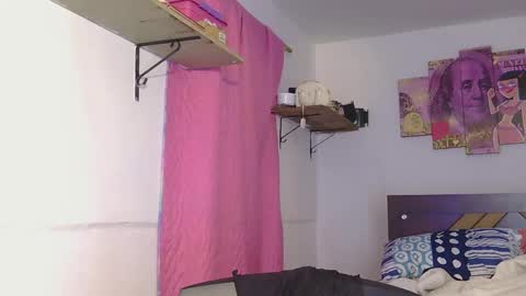 Snapshot of natty_01 chatting on 4, 1, 2025 natalia online show from 4, 1, 2025