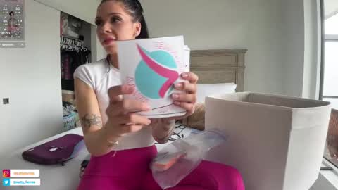 NATTY FIERROS online show from 18, 9, 2025