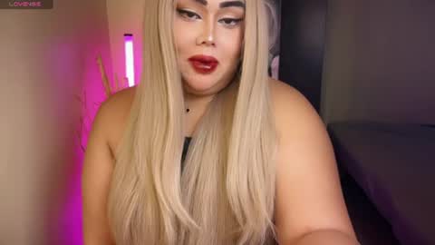 Snapshot of natural_asiangoddes chatting on 18, 6, 2026 kia online show from 18, 6, 2026
