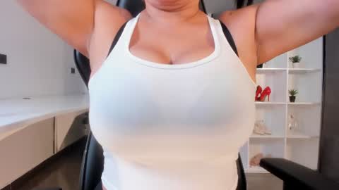 Jazmin Bigboobs online show from 18, 7, 2026