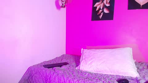 Gwen  online show from 16, 12, 2024