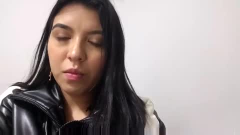 Naty online show from 5, 10, 2025