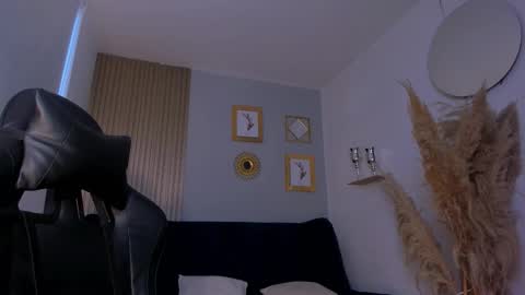 Naty Ferrer online show from 4, 10, 2025