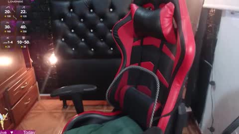 Snapshot of natykors_m_ chatting on 24, 10, 2025 Sofia  IG Natykors08 online show from 24, 10, 2025