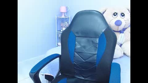 Snapshot of naughty_ariel chatting on 31, 1, 2025 Zoe online show from 31, 1, 2025