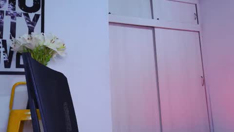 Em  please help me reach 100 thumbs up 3 online show from 14, 11, 2025