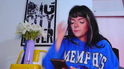 Em  please help me reach 100 thumbs up 3 online show from 16, 11, 2025