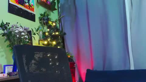 Em  please help me reach 100 thumbs up 3 online show from 14, 1, 2026