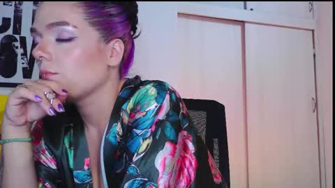 Em  please help me reach 100 thumbs up 3 online show from 6, 3, 2026