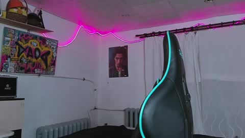 Nik online show from 10, 1, 2025