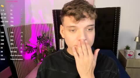 Snapshot of naughty_twink_ chatting on 9, 10, 2025 Noah online show from 9, 10, 2025