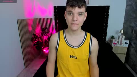 Snapshot of naughty_twink_ chatting on 14, 10, 2025 Noah online show from 14, 10, 2025